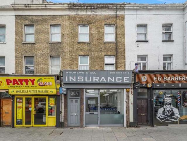 Commercial for rent in Camberwell, Greater London