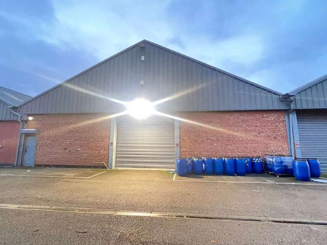 Commercial for rent in Hunts Cross, Calderstones