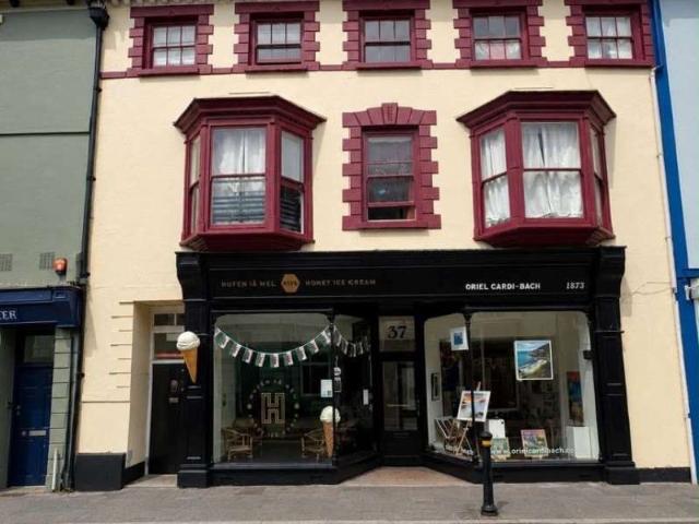 Commercial for sale in Bridgend, Aberteifi / Cardigan