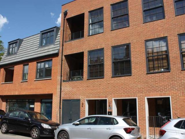 Commercial for sale in West Norwood, Greater London