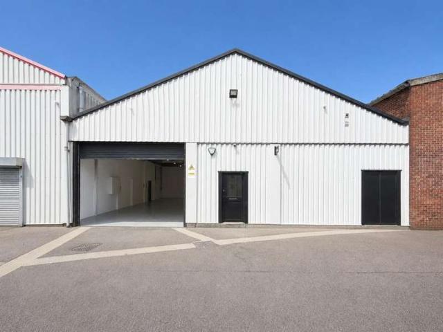 Commercial for rent in London Borough of Ealing, Greater London