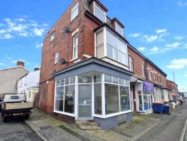 Commercial for rent in Layton, Blackpool