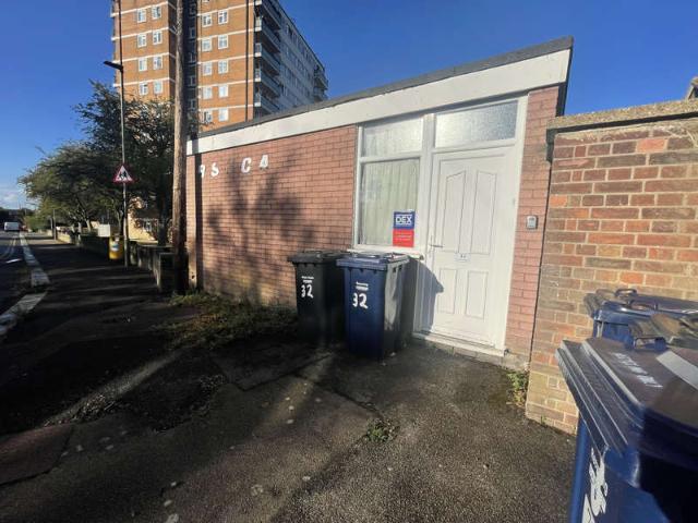 Commercial for rent in London Borough of Barnet, Greater London