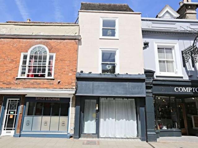 Commercial for rent in Preston, Oad Street