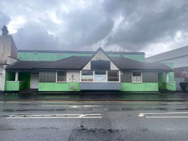 Commercial for rent in Barton upon Irwell, Salford