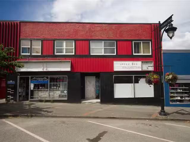 House for sale in Clayoquot, British Columbia