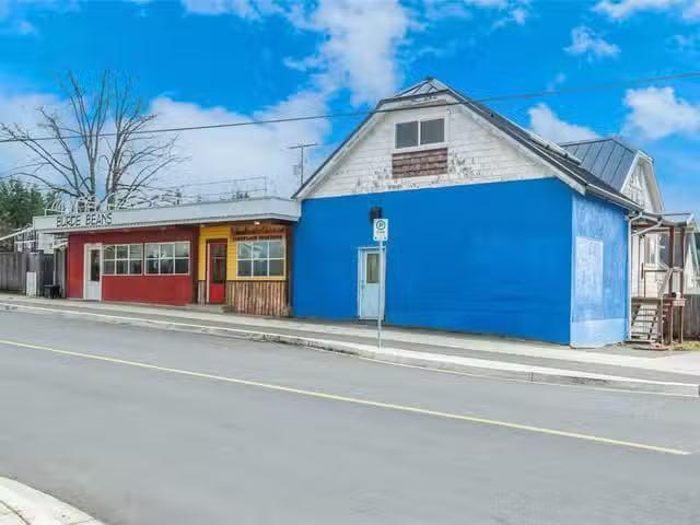 House for sale in Clayoquot, British Columbia