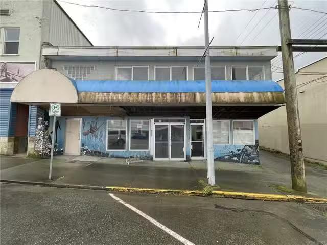 House for sale in Clayoquot, British Columbia