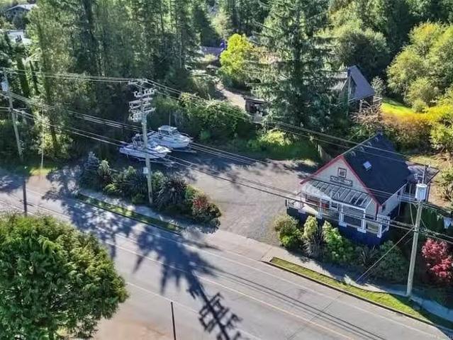 House for sale in Clayoquot, British Columbia