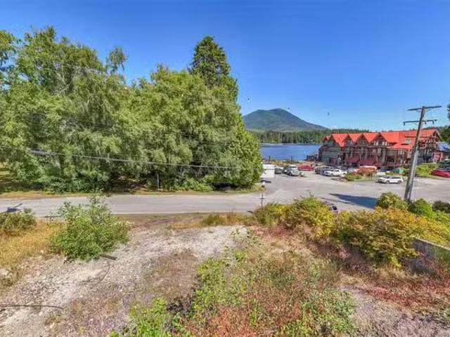 House for sale in Clayoquot, British Columbia