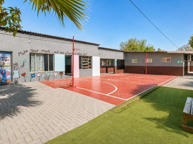 Apartment for sale in Tlhabane, North West