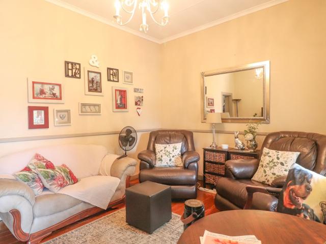 Apartment for sale in Dr Kenneth Kaunda, North West