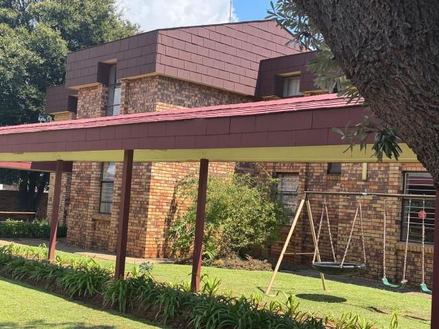 Apartment for sale in Mohlakeng, Gauteng