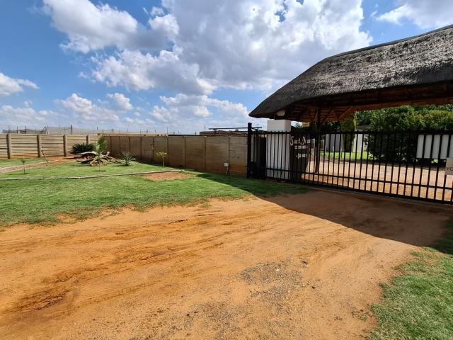 Apartment for sale in Frances Baard, Northern Cape