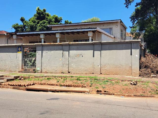 Apartment for sale in Vosloorus, Gauteng