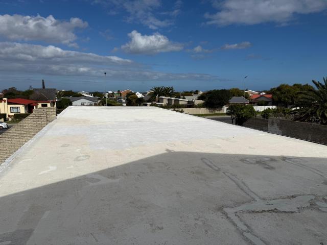 Apartment for sale in Baardskeerdersbos, Western Cape