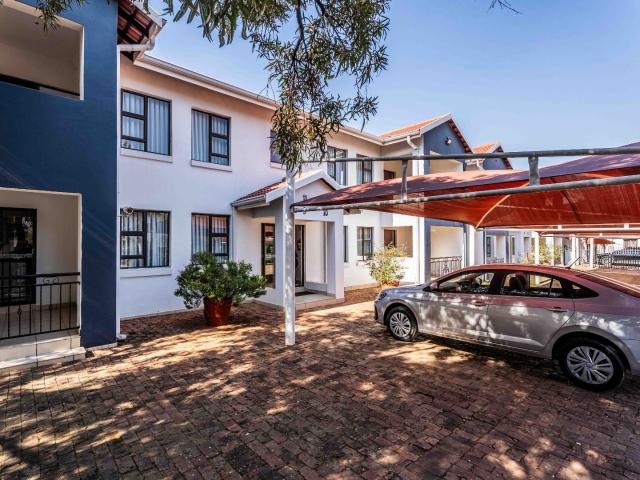 Apartment for sale in Hartbeespoort Dam Nature Reserve, North West