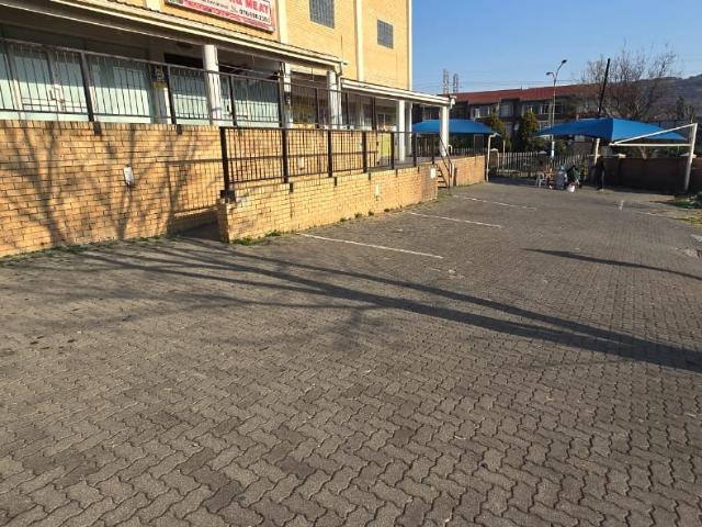 Apartment for sale in Vosloorus, Gauteng
