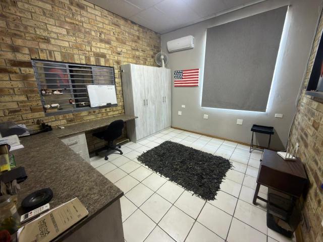 Apartment for sale in Dr Kenneth Kaunda, North West