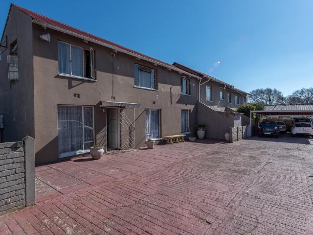 Apartment for sale in Vosloorus, Gauteng