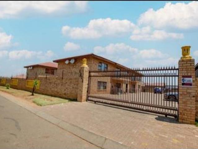 Commercial for sale in Vosloorus, Gauteng