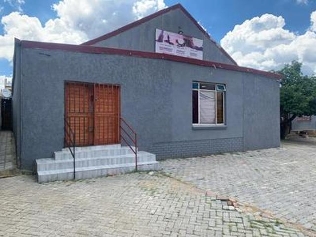 Commercial for sale in Vosloorus, Gauteng