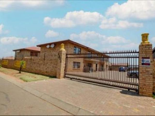 Commercial for sale in Vosloorus, Gauteng