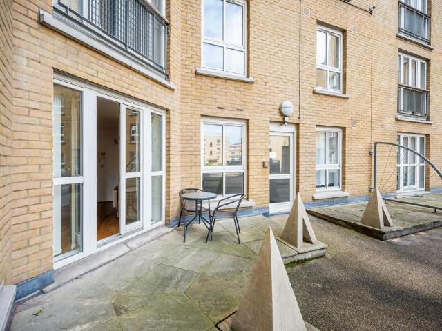Apartment for rent in St. George in the East, Greater London