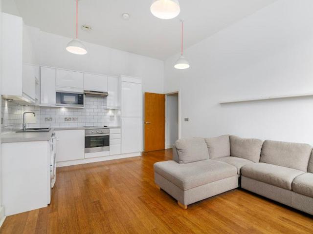 Apartment for rent in Ratcliffe, Greater London
