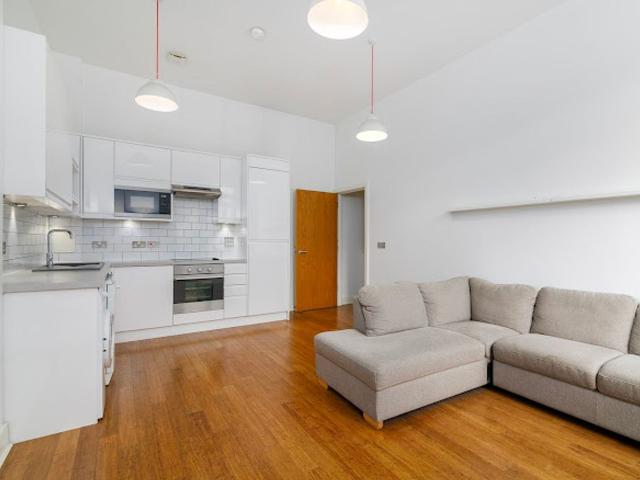 Apartment for rent in Ratcliffe, Greater London