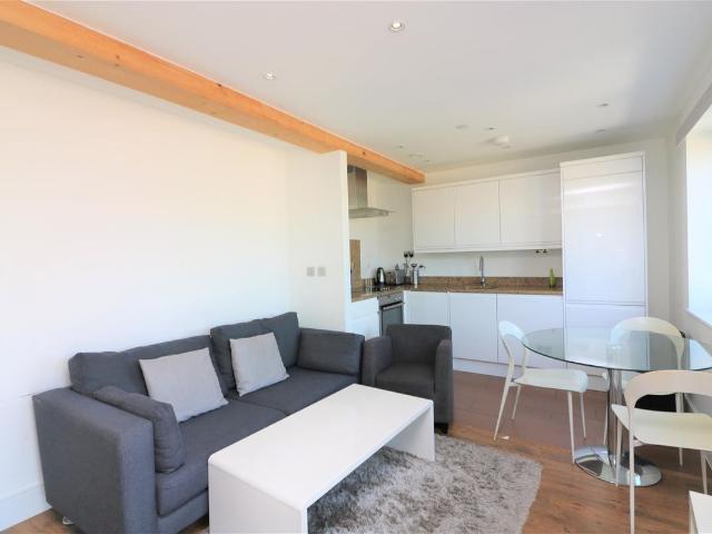 Apartment for rent in Ratcliffe, Greater London