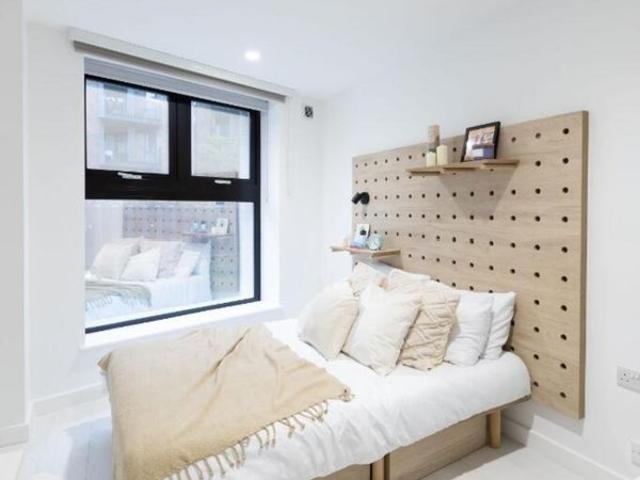Studio for rent in London Borough of Tower Hamlets, Greater London