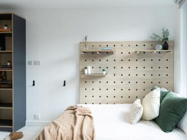 Studio for rent in London Borough of Tower Hamlets, Greater London
