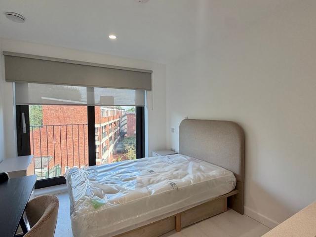 Studio for rent in London Borough of Tower Hamlets, Greater London