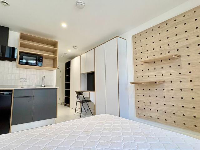 Studio for rent in Limehouse, Greater London