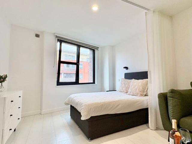 Studio for rent in London Borough of Tower Hamlets, Greater London