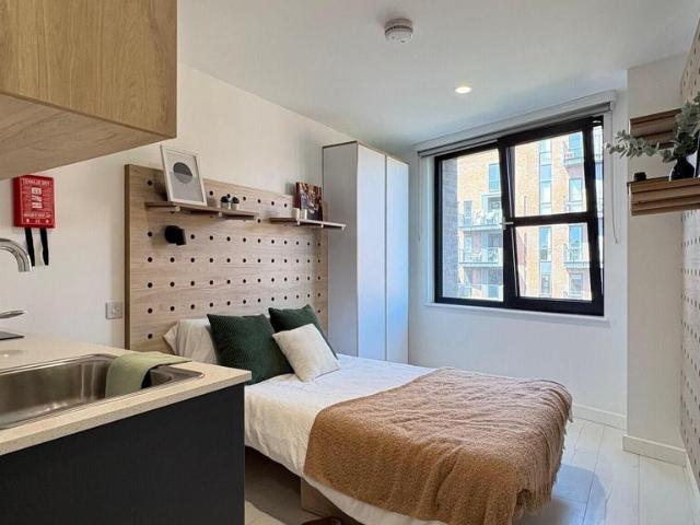 Apartment for rent in Limehouse, Greater London