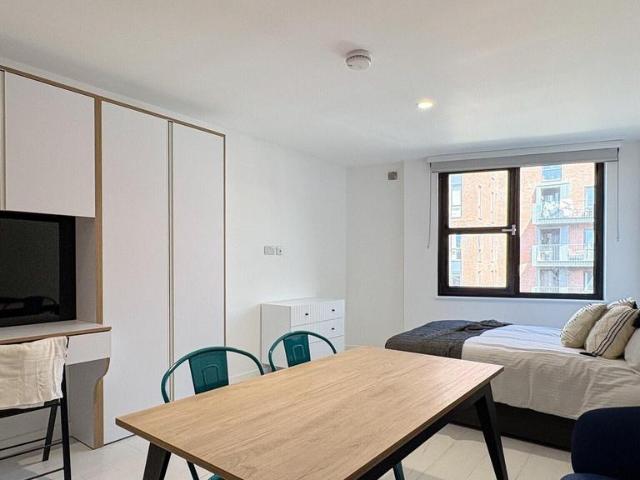 House for rent in Limehouse, Greater London