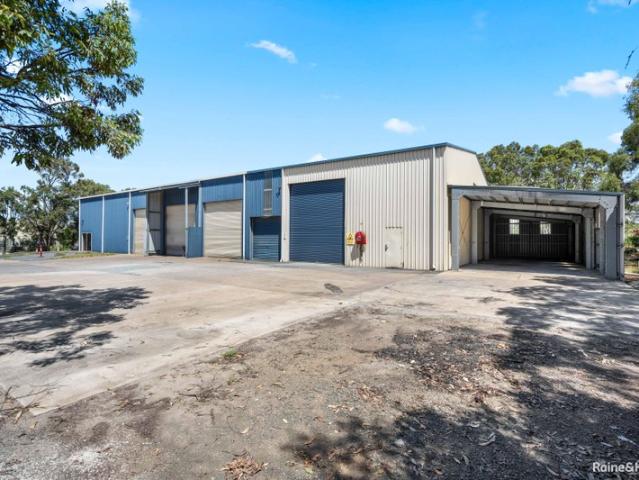 Warehouse for rent in Great Sandy Strait, Queensland