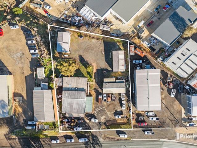Warehouse for sale in Bendigo, Victoria
