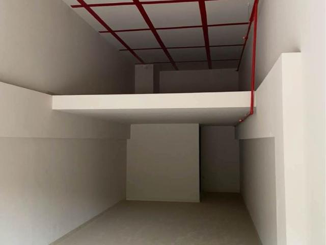 Commercial for rent in Deri