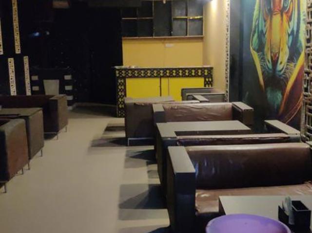Commercial for rent in Deri