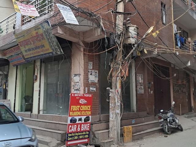 Commercial for sale in Deri