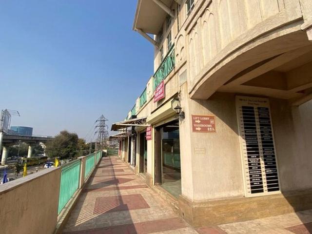 Commercial for rent in Hariana