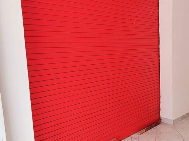 Commercial for sale in Deri
