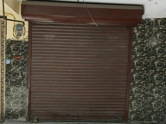 Commercial for rent in Deri