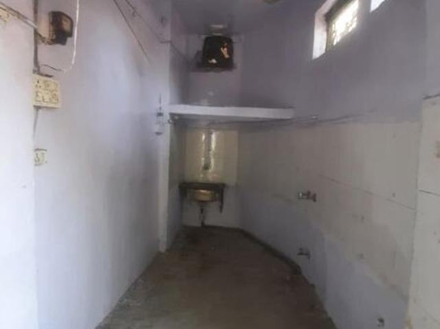 Commercial for rent in Deri