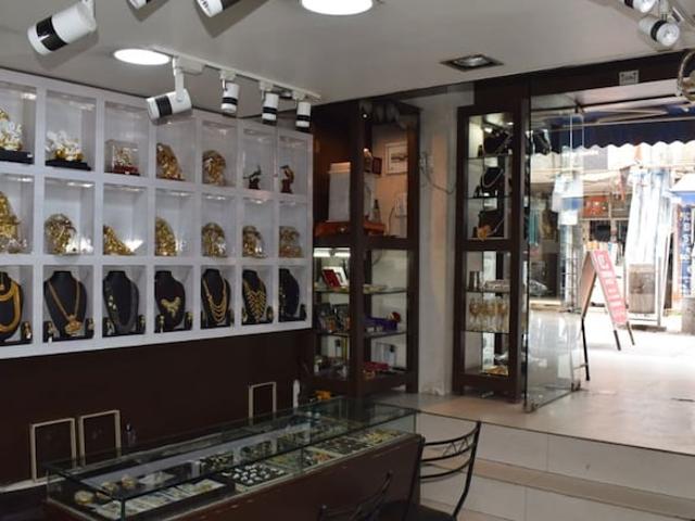 Commercial for rent in Hariana