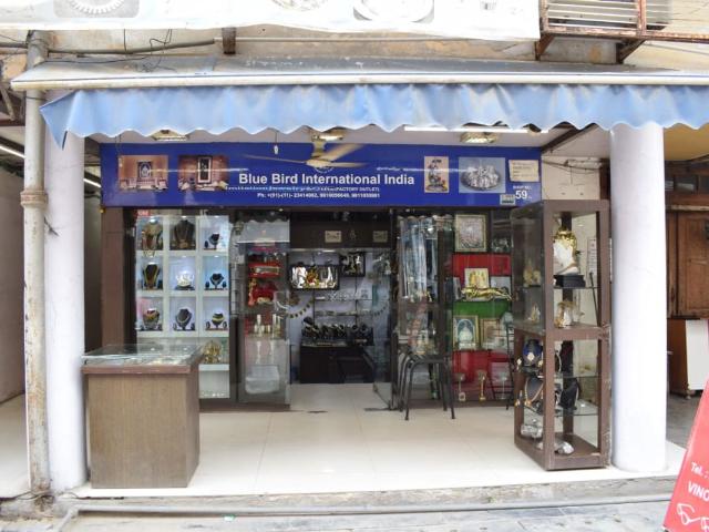 Commercial for rent in Hariana