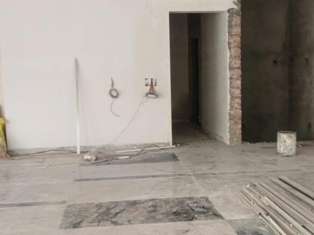Commercial for rent in Deri